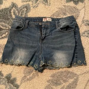 Girls shorts with adjustable straps inside